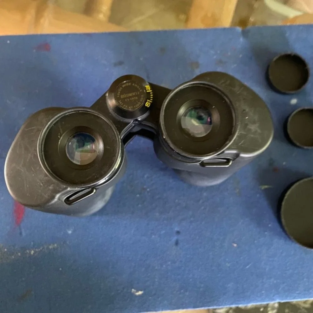 Bushnell Wide Angle Binoculars‎ 13-1050 70 Field With Case